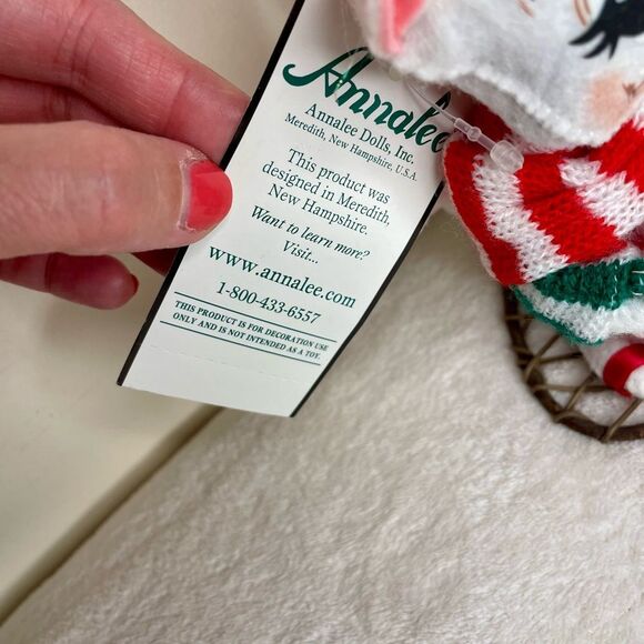 Annalee Mouse Carrying Christmas Tree Snowshoes 2006 6" New with Tags Holiday - Picture 4 of 9